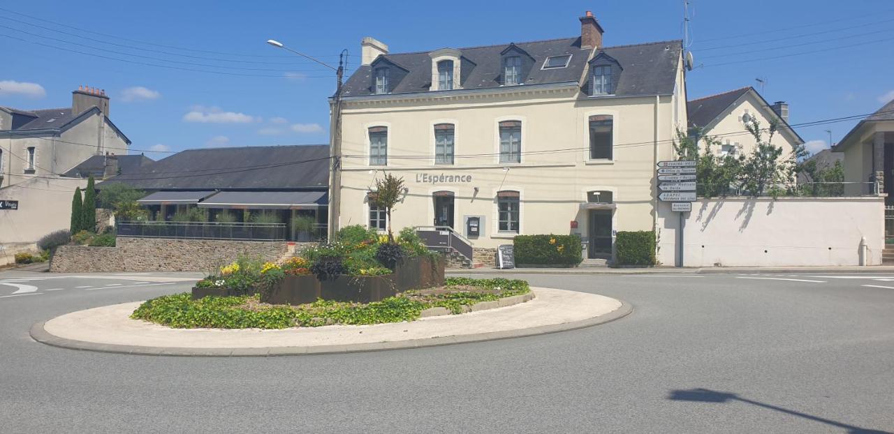 Hotel L'Esperance Vitre Bagian luar foto