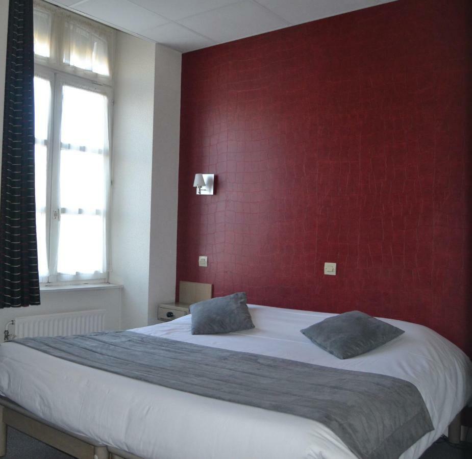 Hotel L'Esperance Vitre Bagian luar foto